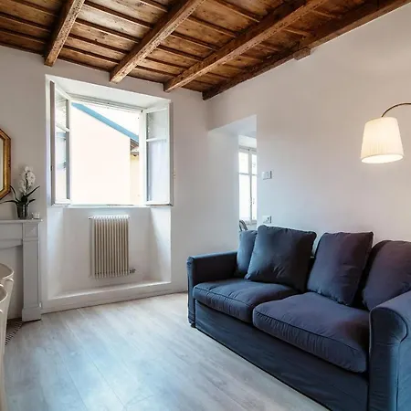 Apartment Silvia House - The House Of Travelers