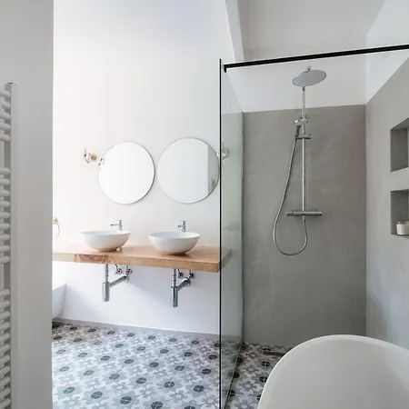 Apartment Silvia House - The House Of Travelers