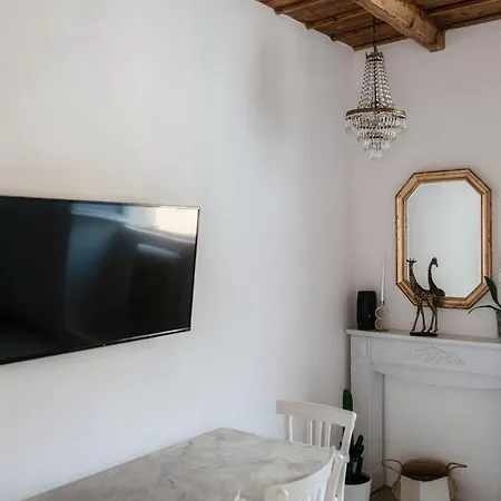 Silvia House - The House Of Travelers Apartment Como