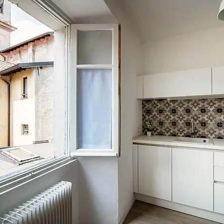 Silvia House - The House Of Travelers Apartment *