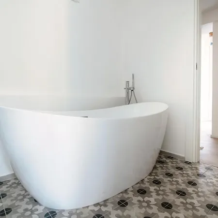Apartment Silvia House - The House Of Travelers Como