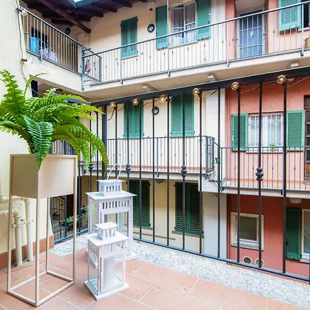 Silvia House - The House Of Travelers Apartment Como